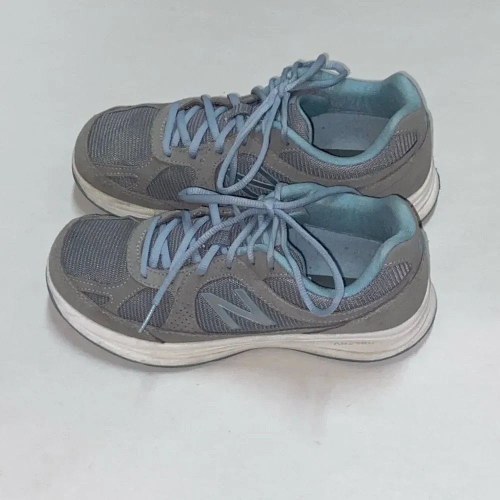 New Balance 877 v1 Light Gray and Blue Walking Shoes Size M6-7 W7.5-8.5